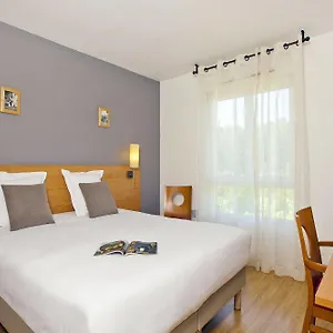 Sejours & Affaires Annecy Le Pont Neuf Aparthotel